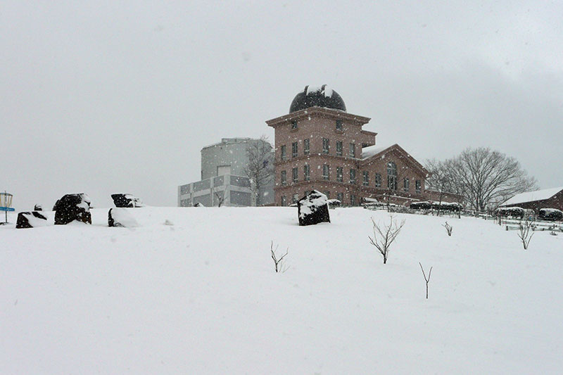 雪の西はりま天文台公園