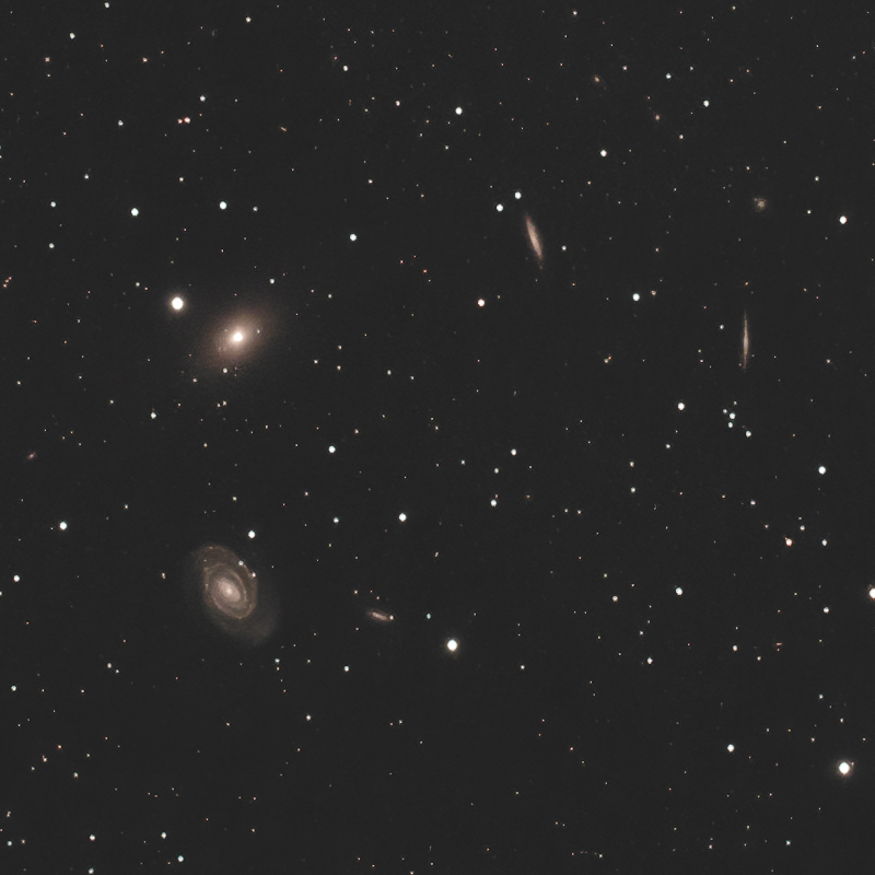 NGC5363・NGC5364と周辺の銀河