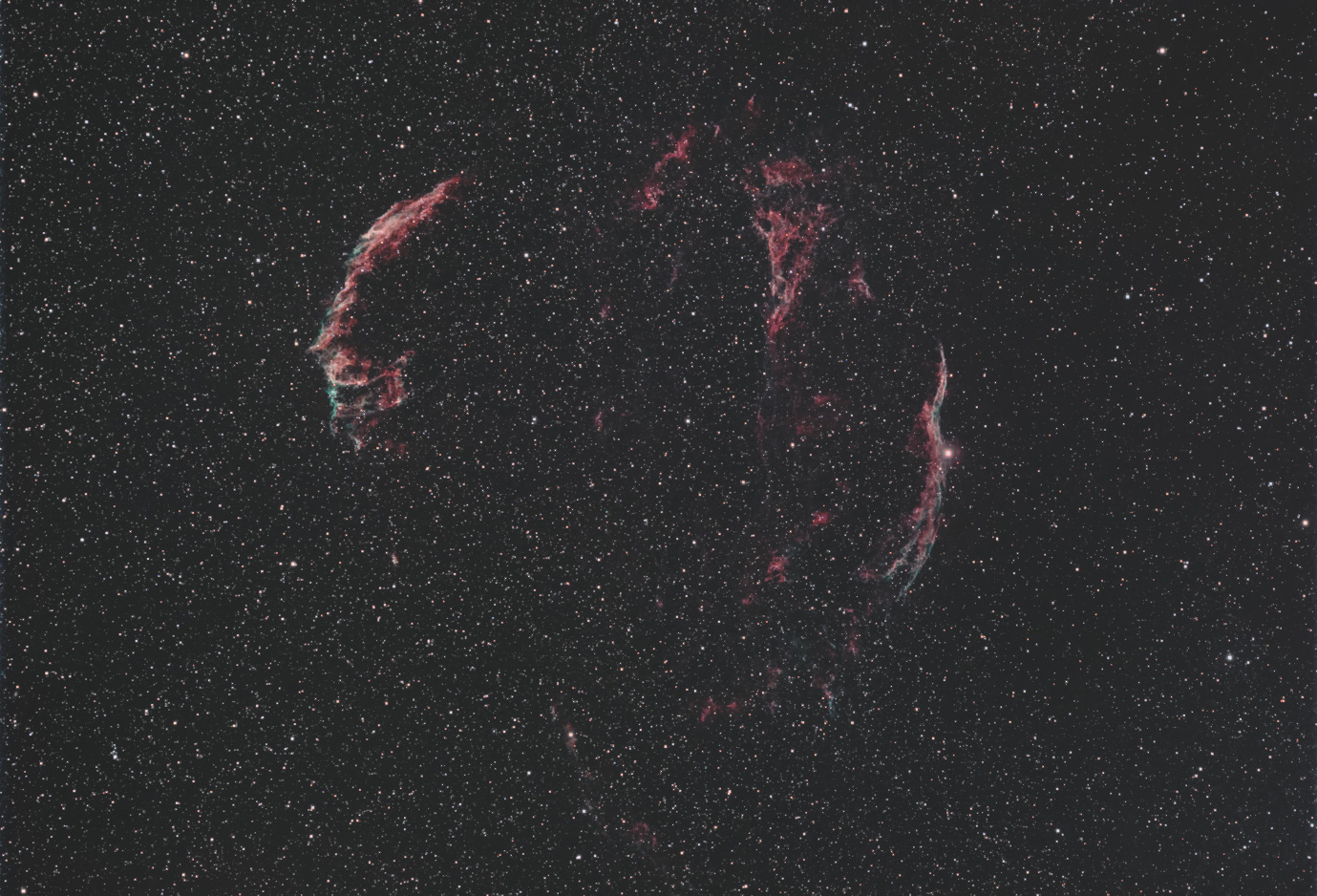 網状星雲（Veil Nebula）