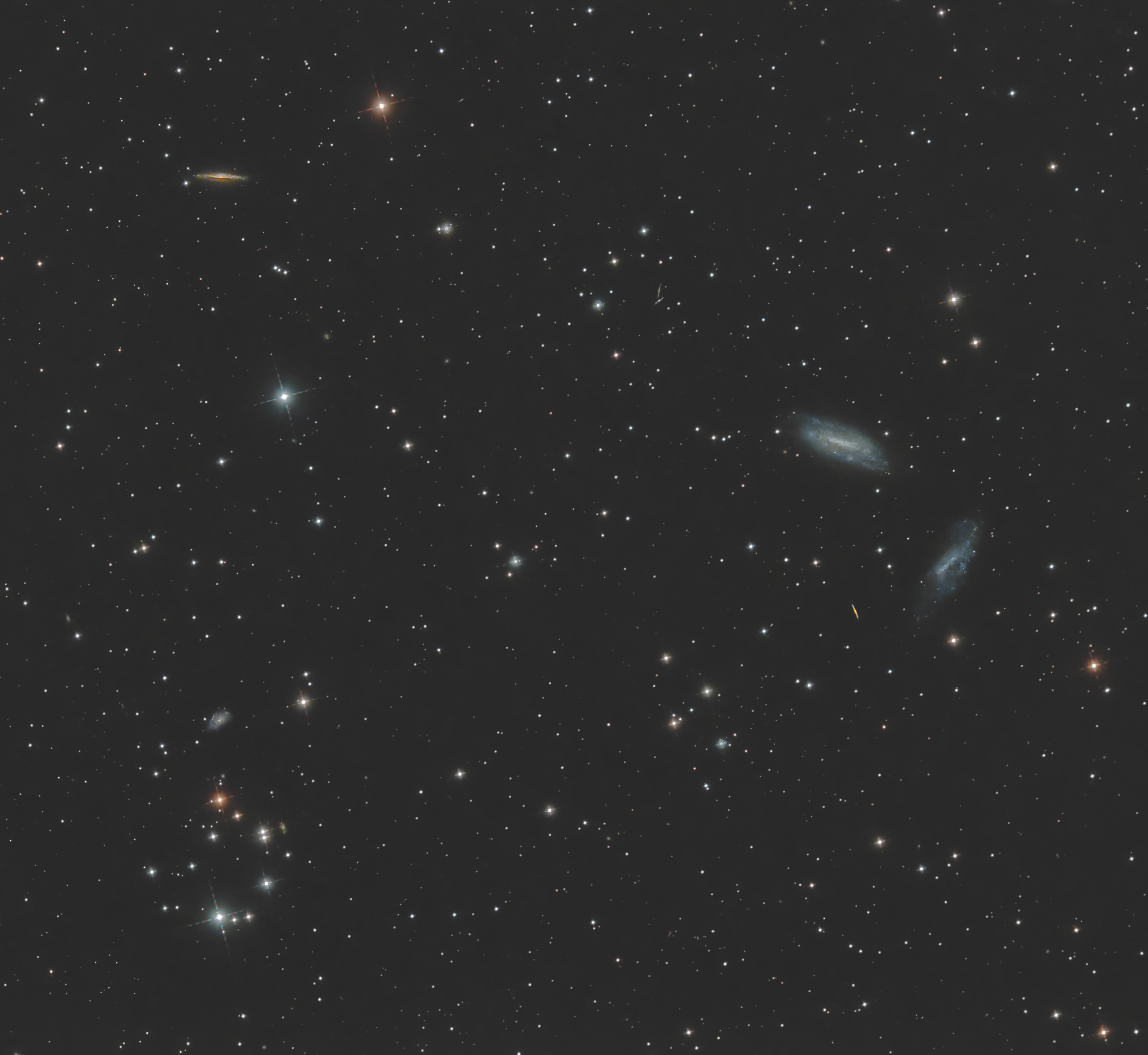 さんかく座の系外銀河「NGC672」、アステリズム「collinder 21」周辺